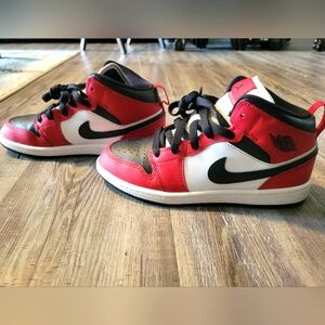 Kids Air Jordan 1 Mid "Chicago" Sneakers - Size 3Y - Good Condition